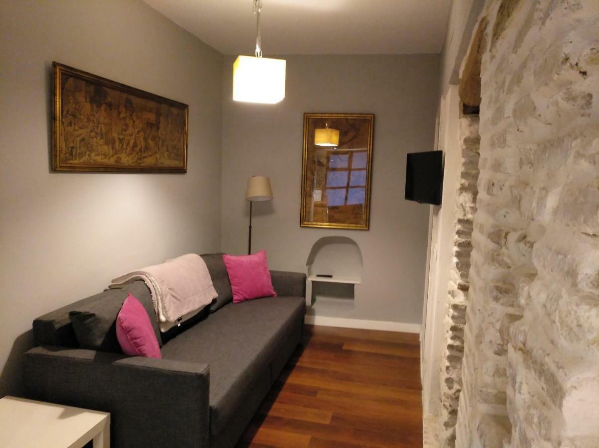 La Accesoria Del Arenal Apartment Seville Luaran gambar